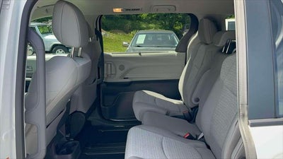 2023 Toyota Sienna LE