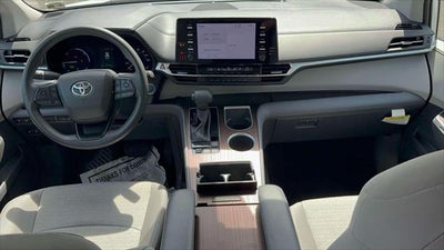 2023 Toyota Sienna LE