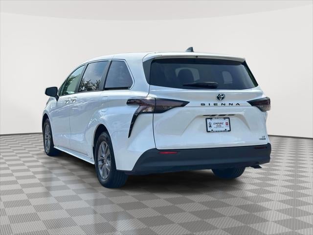 2023 Toyota Sienna LE