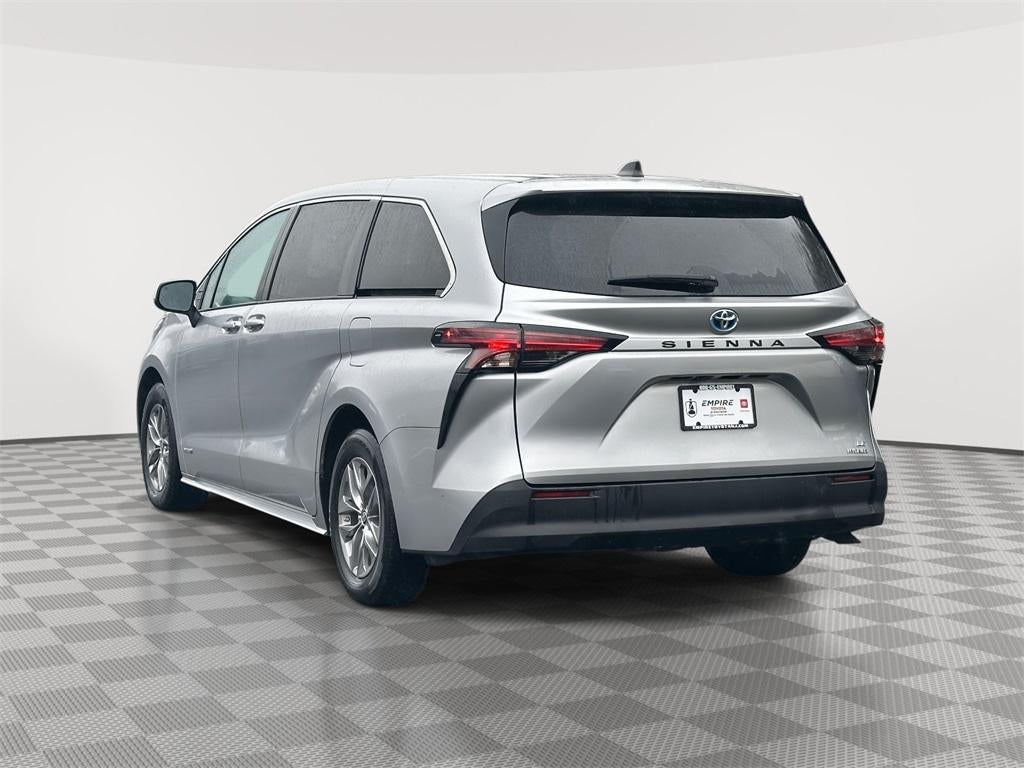 2021 Toyota Sienna LE