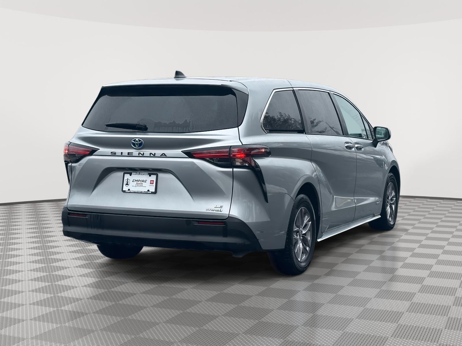 2021 Toyota Sienna LE