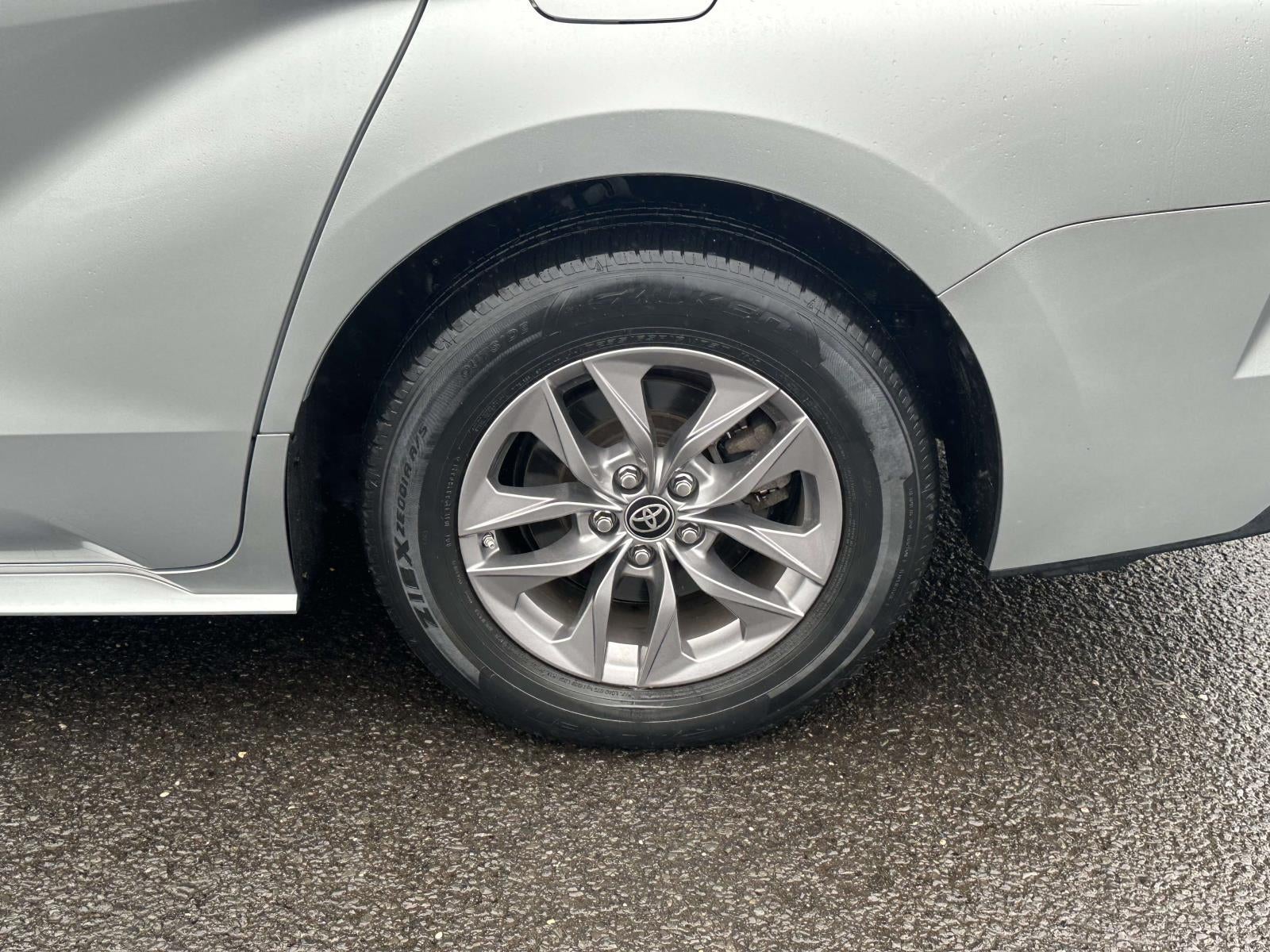 2021 Toyota Sienna LE