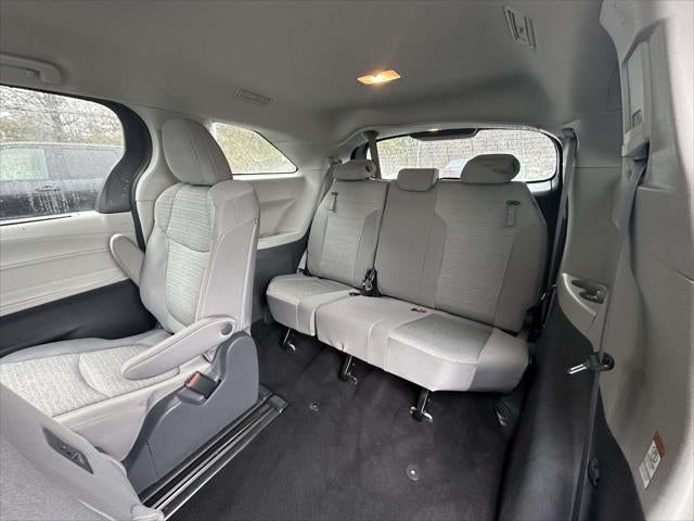 2021 Toyota Sienna LE