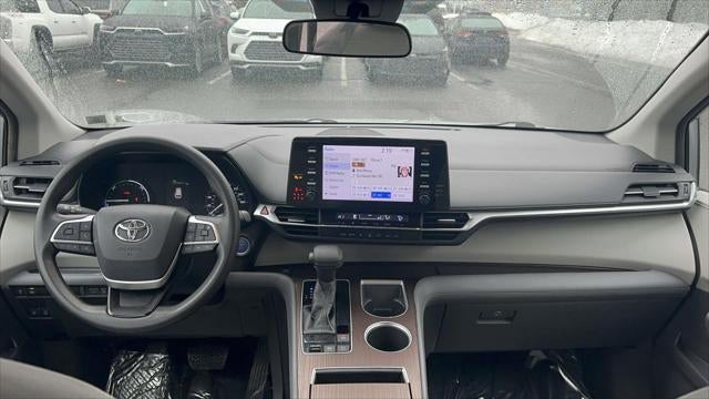 2021 Toyota Sienna LE