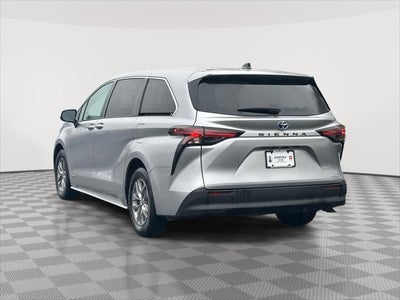 2021 Toyota Sienna LE