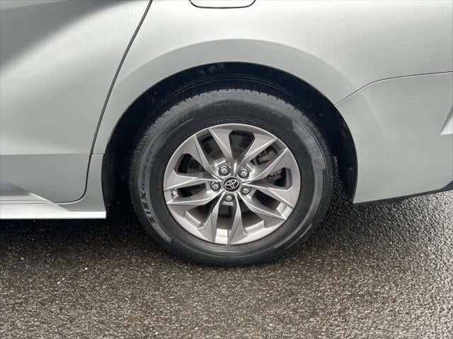 2021 Toyota Sienna LE