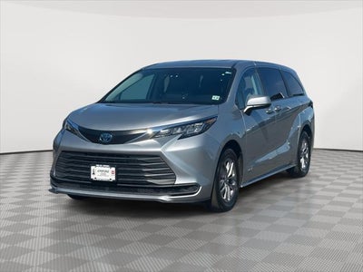2021 Toyota Sienna LE