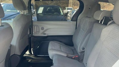 2021 Toyota Sienna LE