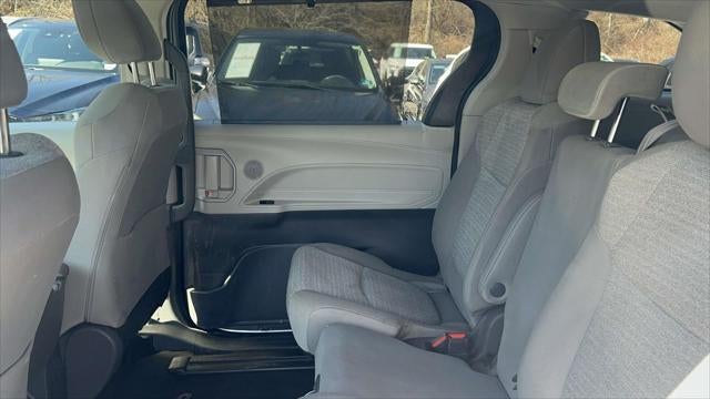 2021 Toyota Sienna LE