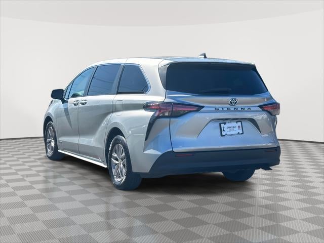 2021 Toyota Sienna LE