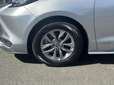 2021 Toyota Sienna LE