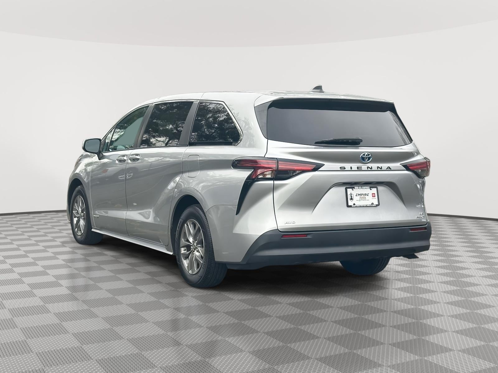 2021 Toyota Sienna LE