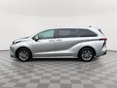 2021 Toyota Sienna LE