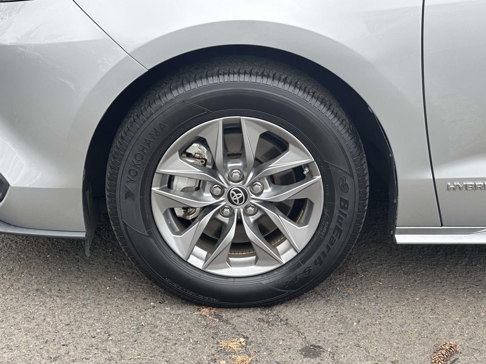 2021 Toyota Sienna LE