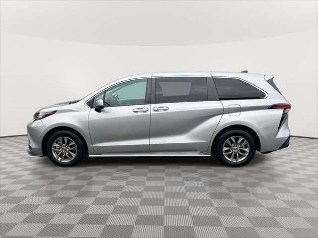 2021 Toyota Sienna LE
