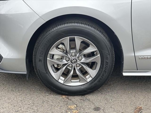 2021 Toyota Sienna LE