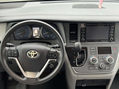 2020 Toyota Sienna LE