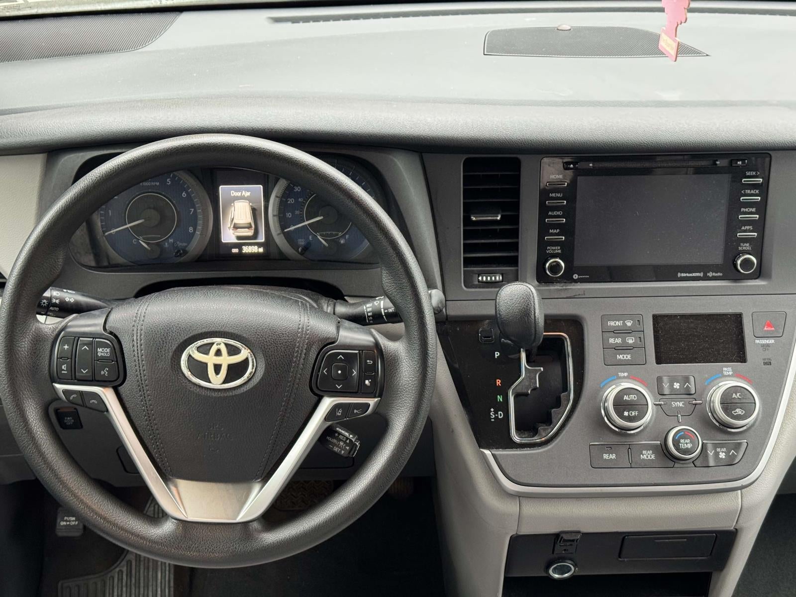 2020 Toyota Sienna LE