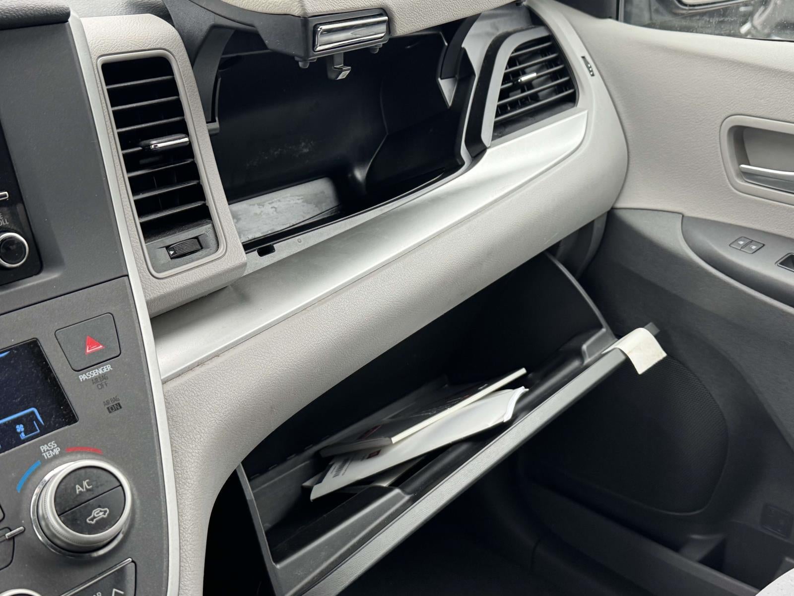 2020 Toyota Sienna LE