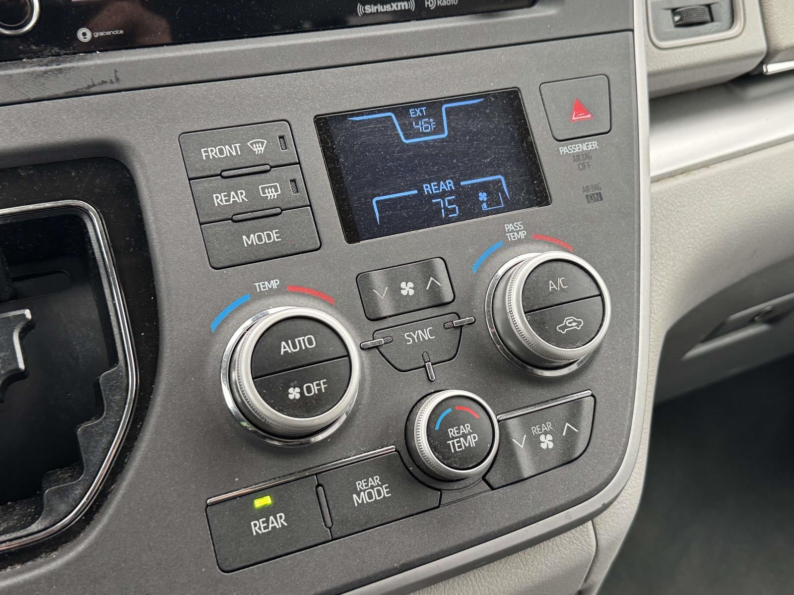 2020 Toyota Sienna LE