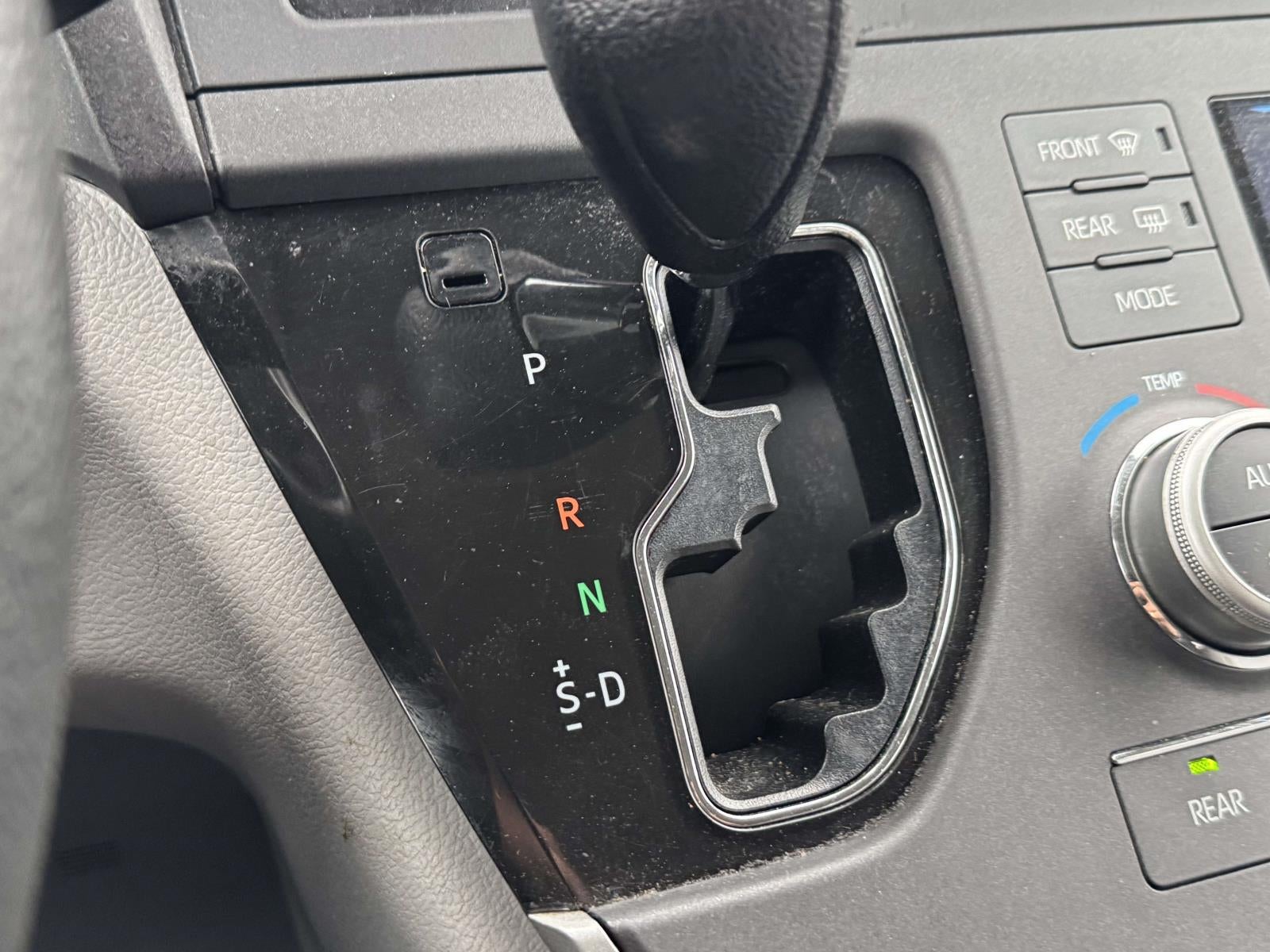 2020 Toyota Sienna LE