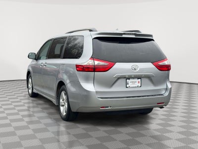 2020 Toyota Sienna LE