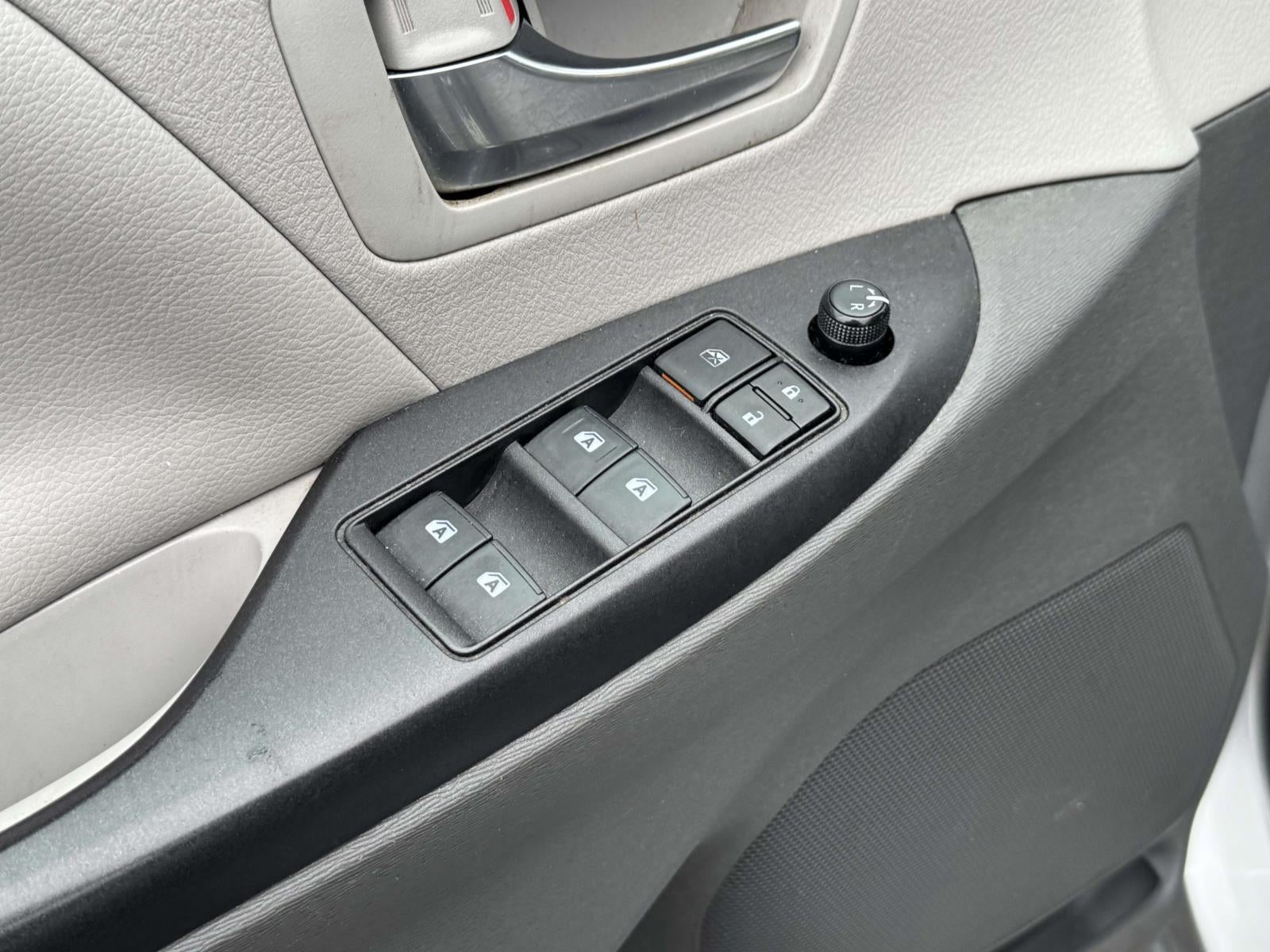 2020 Toyota Sienna LE