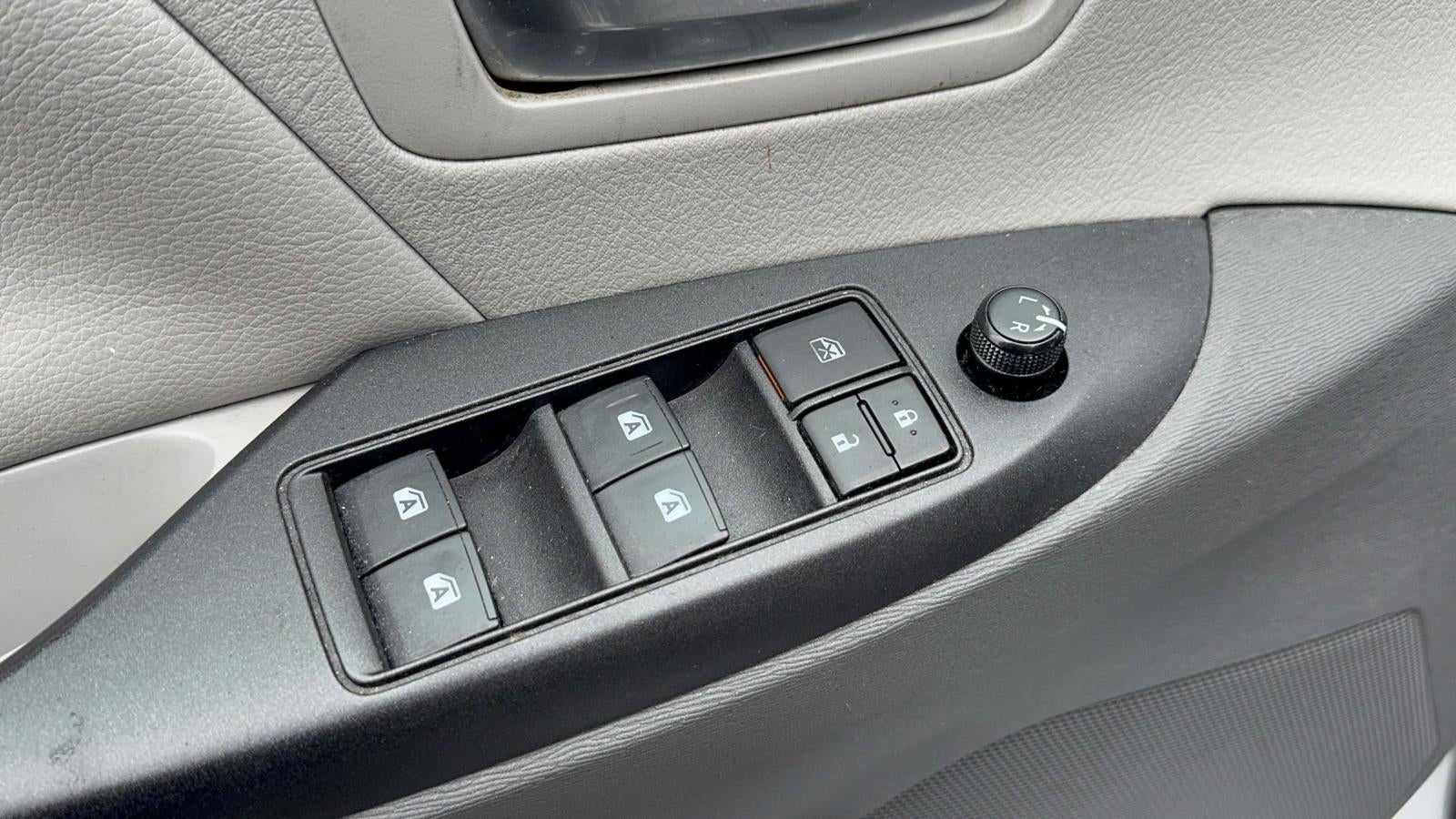 2020 Toyota Sienna LE