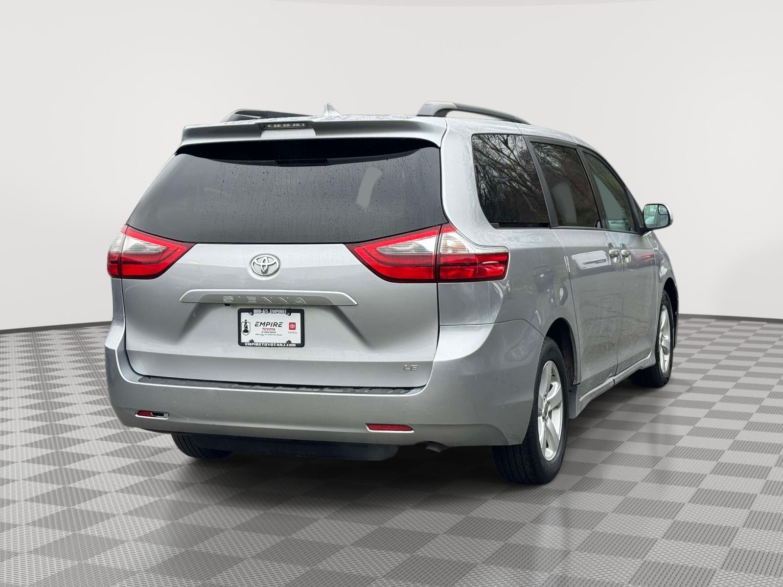 2020 Toyota Sienna LE