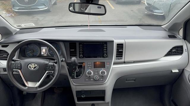 2020 Toyota Sienna LE