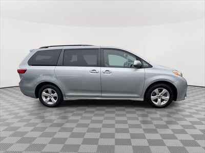 2020 Toyota Sienna LE