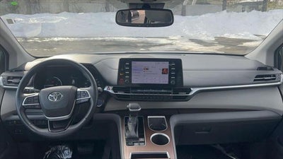 2024 Toyota Sienna XLE