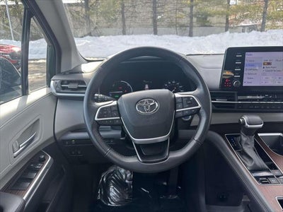 2024 Toyota Sienna XLE