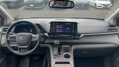 2021 Toyota Sienna XLE