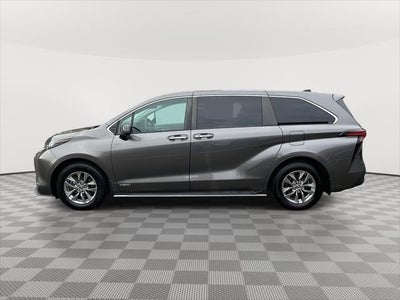 2021 Toyota Sienna XLE