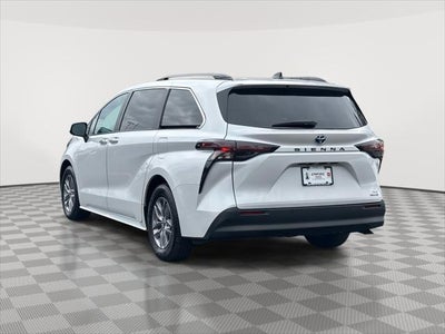 2024 Toyota Sienna XLE