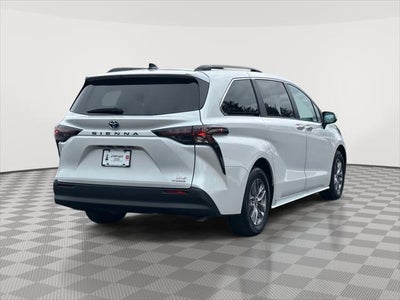 2024 Toyota Sienna XLE