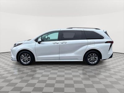 2024 Toyota Sienna XLE