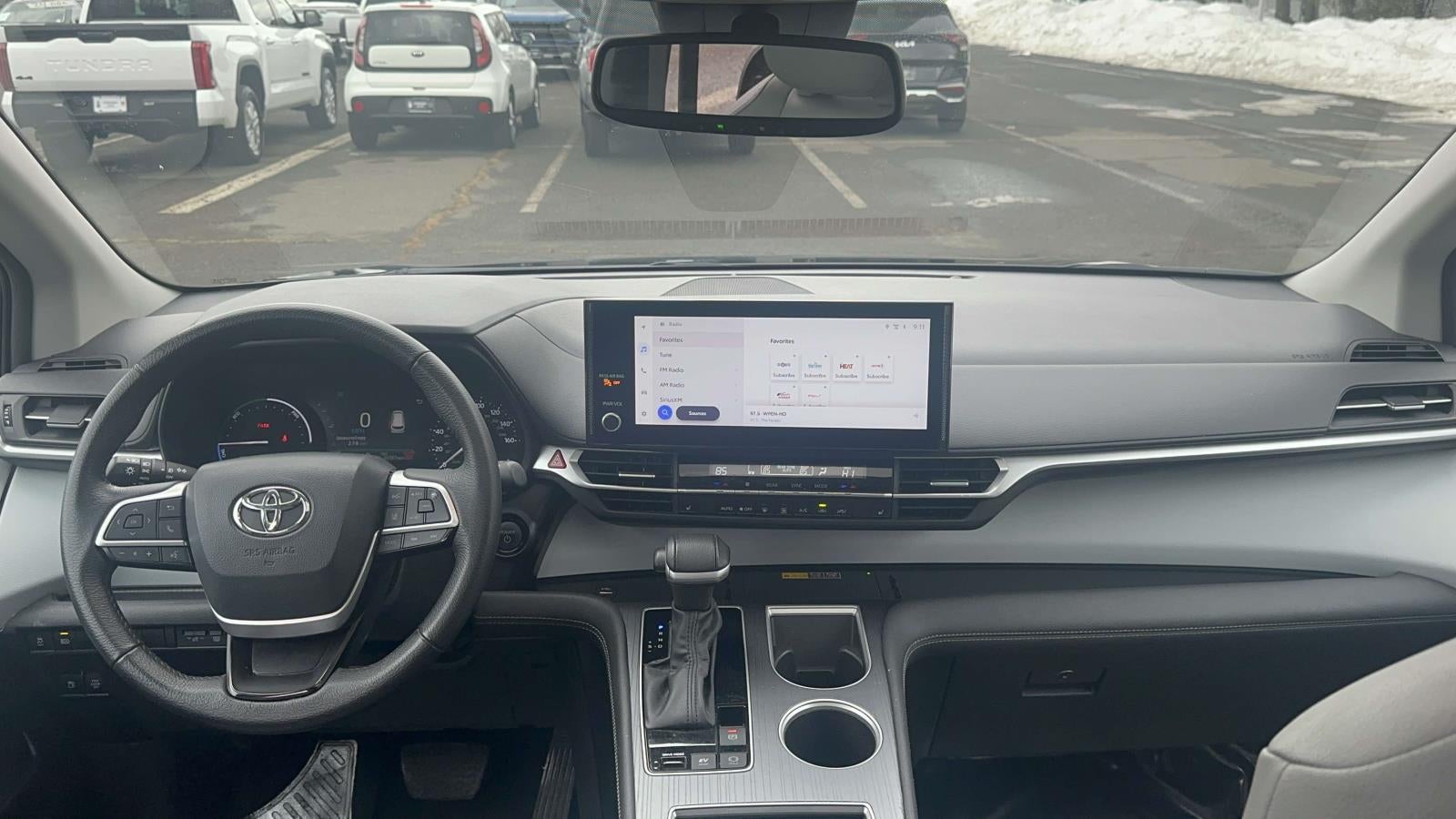 2025 Toyota Sienna XLE 8 Passenger