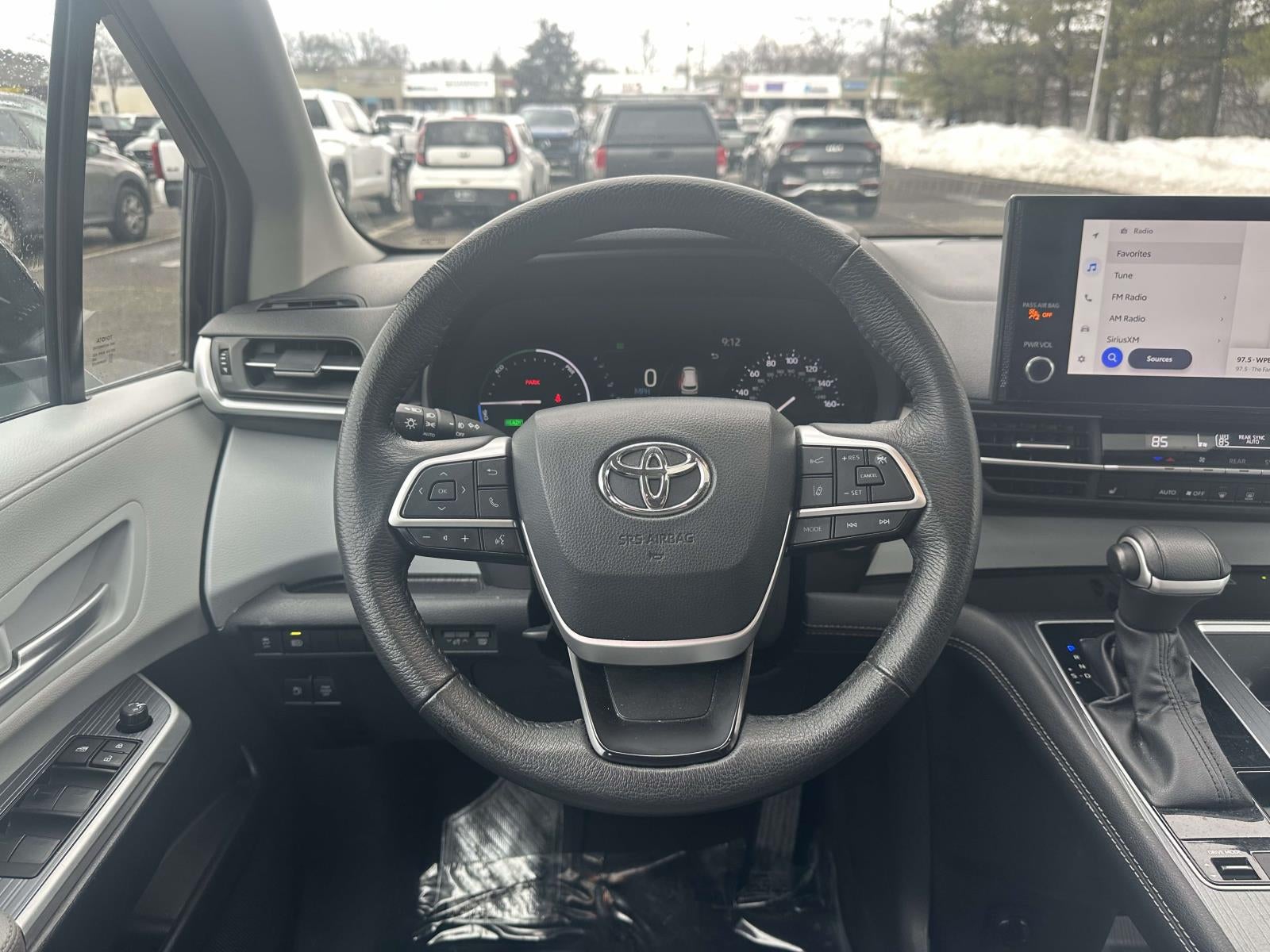 2025 Toyota Sienna XLE 8 Passenger