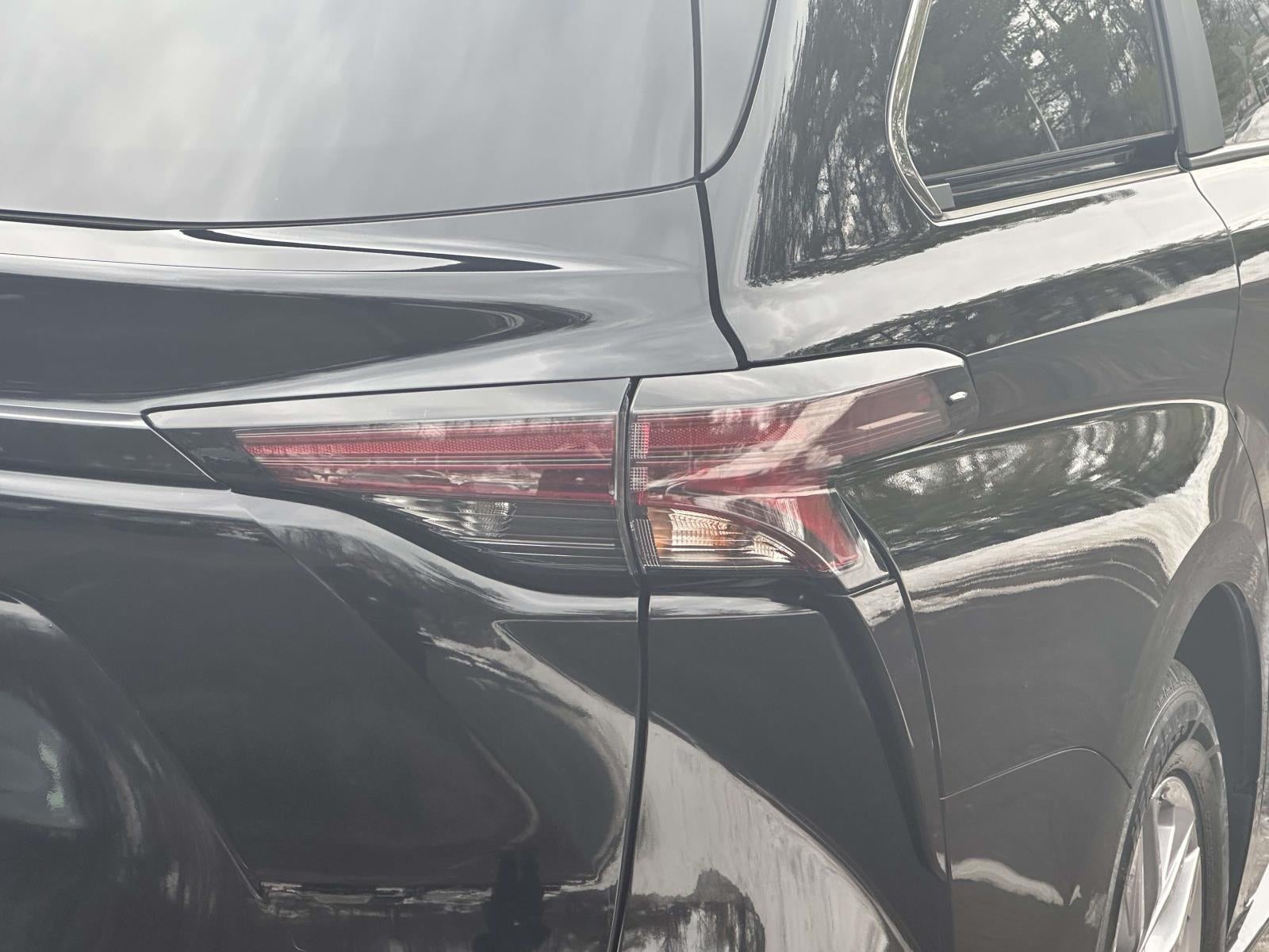 2025 Toyota Sienna XLE 8 Passenger