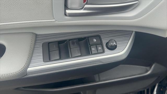 2025 Toyota Sienna XLE 8 Passenger