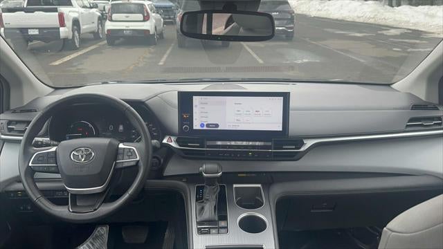 2025 Toyota Sienna XLE 8 Passenger