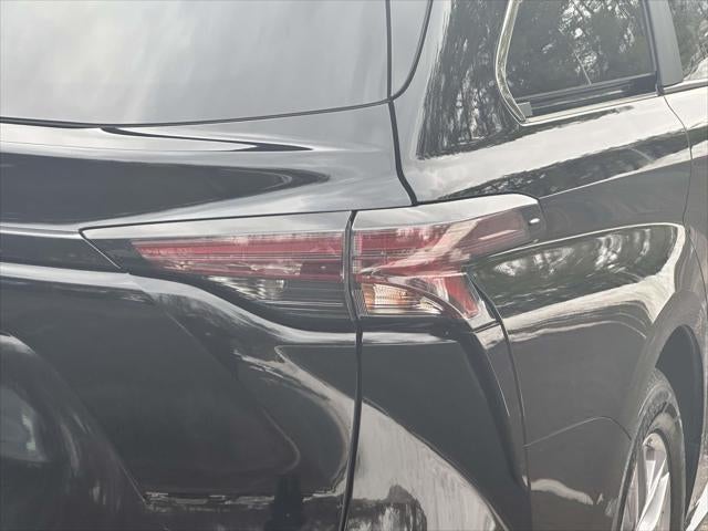 2025 Toyota Sienna XLE 8 Passenger