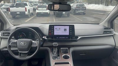 2024 Toyota Sienna XLE