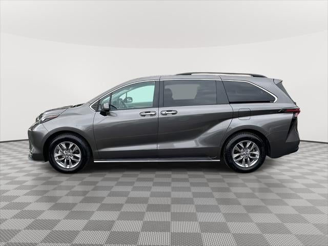 2024 Toyota Sienna XLE