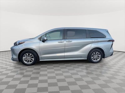 2024 Toyota Sienna XLE