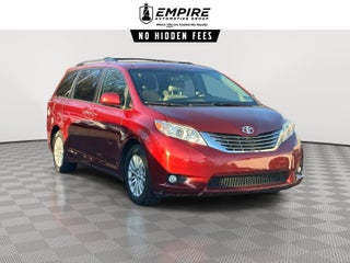 2017 Toyota Sienna XLE 8 Passenger