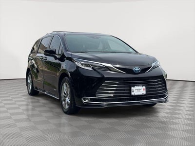2025 Toyota Sienna Limited