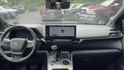 2025 Toyota Sienna Limited